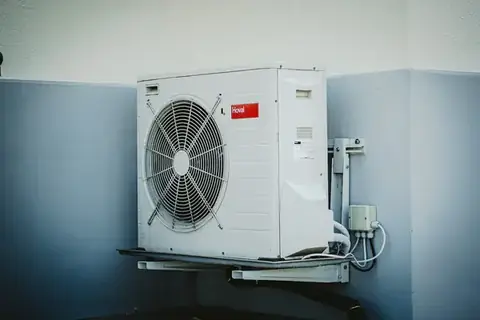 AC repair and HVAC maintenance in Beirut — split unit servicing, cleaning and installation